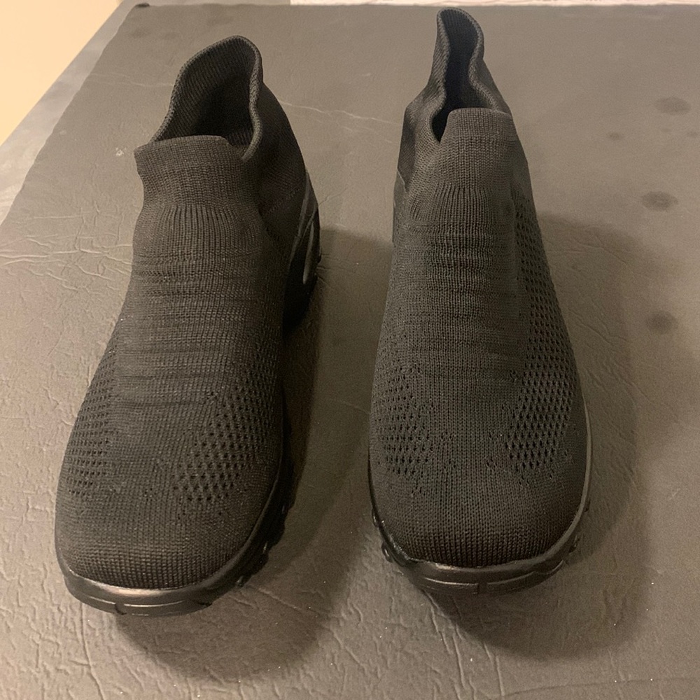 SHULOOK  WOMEN SHOE SIZE 9 NEVER WORN